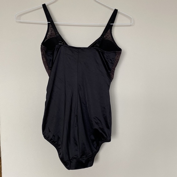 Maidenform Sexy Bodysuit size medium - Picture 8 of 13